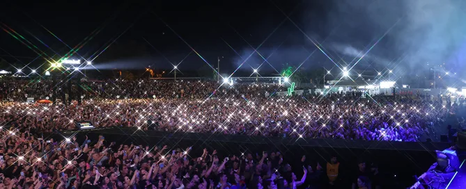 SOLD OUT! INGRESSOS ESGOTADOS EM UBERLÂNDIA - EMBAIXADOR CLASSIC (FOTO: DIVULGAÇÃO / BALADA MUSIC)